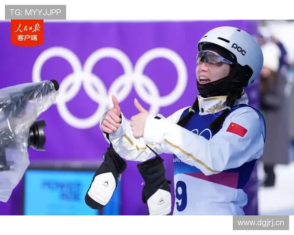 [冰雪]四名中国选手晋级女子空中技巧决赛.